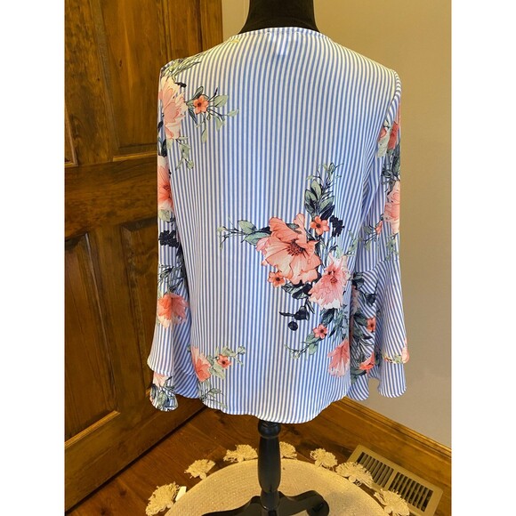 “C” Faux Wrap Bell Sleeve Size Medium Women's Blouse Gorgeous - Picture 3 of 6